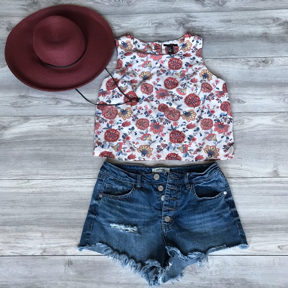 Shirt, shorts and hat! Pre-owned. Great condition.